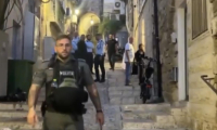 القوات الإسرائيلية تقتحم منزل عائلة نورا صب لبن في القدس تمهيدًا لإخلائه وتسليمه للمستوطنين